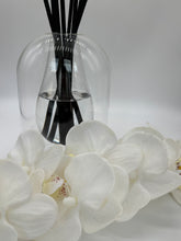 Load image into Gallery viewer, Contemporary Murano Luxury Candle