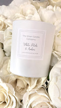 Load image into Gallery viewer, White Petals & Amber Signature Candle