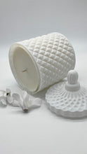 Load image into Gallery viewer, Luxury Matt White Geometric Candle