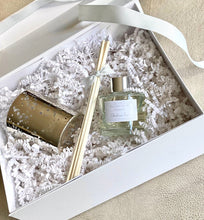 Load image into Gallery viewer, Bespoke Luxury Gift Set Candle and Diffuser
