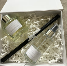 Load image into Gallery viewer, Bespoke Luxury Gift Set Diffuser and Luxury Room Mist
