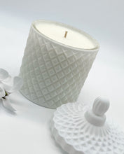 Load image into Gallery viewer, Snowberry &amp; Mistletoe Limited Edition Candle

