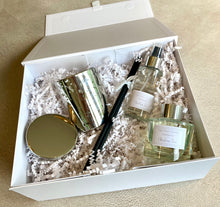 Load image into Gallery viewer, Bespoke Luxury Gift Set Candle, Diffuser and Room Mist
